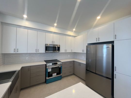 For Lease - 6044 David Wiens Street, Stittsville - Munster - Richmond, Ontario - Photo 1