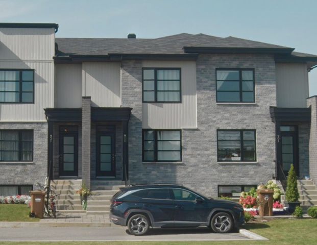 À louer / Maison à étages - Photo 1