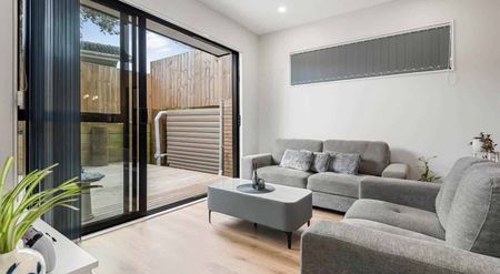 Spacious 4-Bedroom Family Home for Rent! - Photo 2