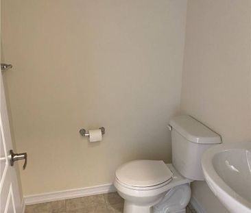 For Lease - 23 Seanesy Drive, Thorold, Ontario - Photo 6
