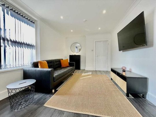 3 bedroom apartment to rent - Photo 1