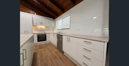 FOR RENT - NEWLY RENOVATED FAMILY HOME - Photo 5