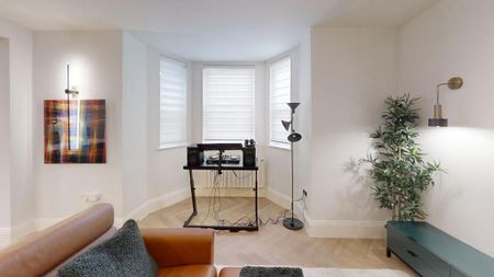 3 bedroom apartment to rent - Photo 4