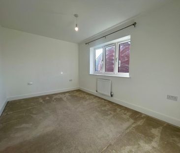 3 bedroom semi-detached house to rent - Photo 6