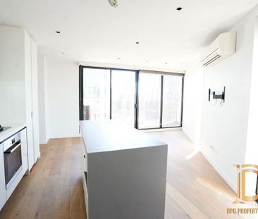 Stunning 2bed2bath apartment in Docklands! - Photo 3