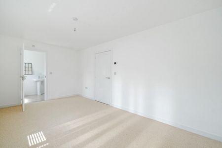 3 bedroom House To Let - Photo 5