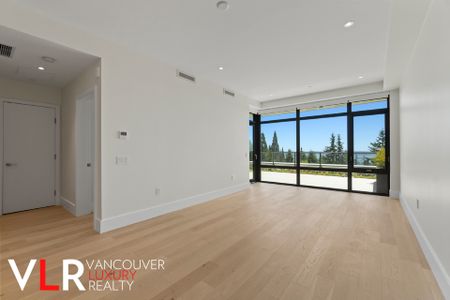 Condo in West Vancouver, BC - Photo 2