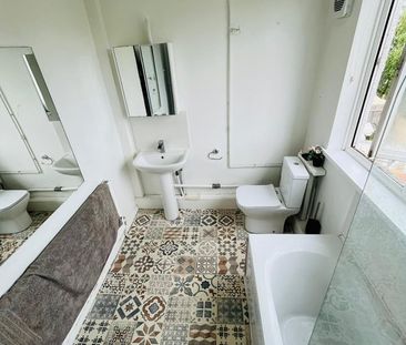 Room in a Shared House, Couples Allowed, SW16 - Photo 2