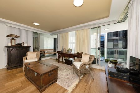 Inner City Living at Its Best � Stylish Cento Apartment! - Photo 2