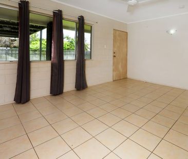 33 Merryl Street, Rasmussen QLD 4815 - House For Rent | Domain - Photo 2