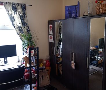 Room in a Shared Flat, Rutland Road, IG1 - Photo 1