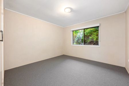 Private & Peaceful Ground Floor Unit in Prime Location - Photo 3