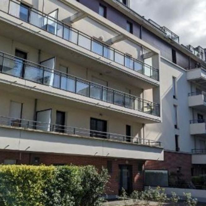 À louer Appartement T2 récent avec balcon et box à Saint-Malo, secteur Gare - Photo 1