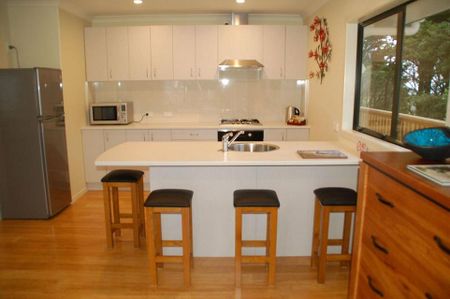 Charming 1BR Home with rural outlook and views - Photo 5