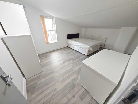 5 bedroom terraced house to rent - Photo 5