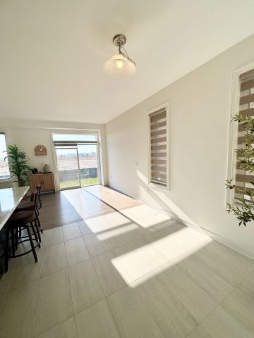 For Lease - 103 Picardy Drive, Hamilton, Ontario - Photo 3