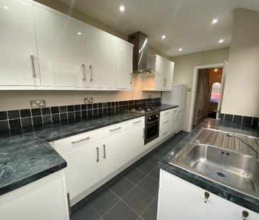 3 Bedroom Terraced House To Rent - Photo 4