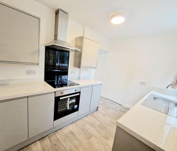 3 bedroom terraced house to rent - Photo 2