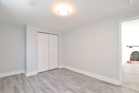 For Lease - 86 Elvaston Avenue Unit# B, South of Baseline to Knoxdale, Ontario - Photo 5