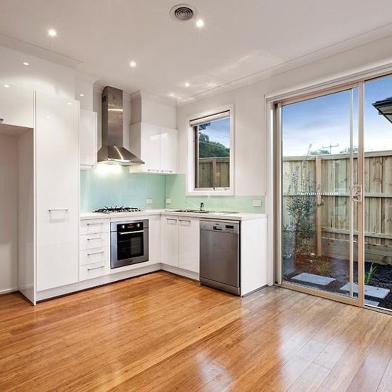 129 Martins Lane, Viewbank VIC 3084 - Photo 1