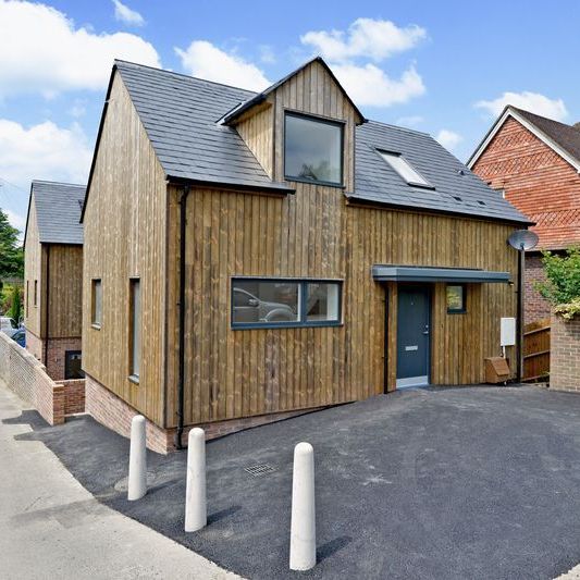 St Christophers Road, Haslemere, Surrey, GU27 - Photo 1