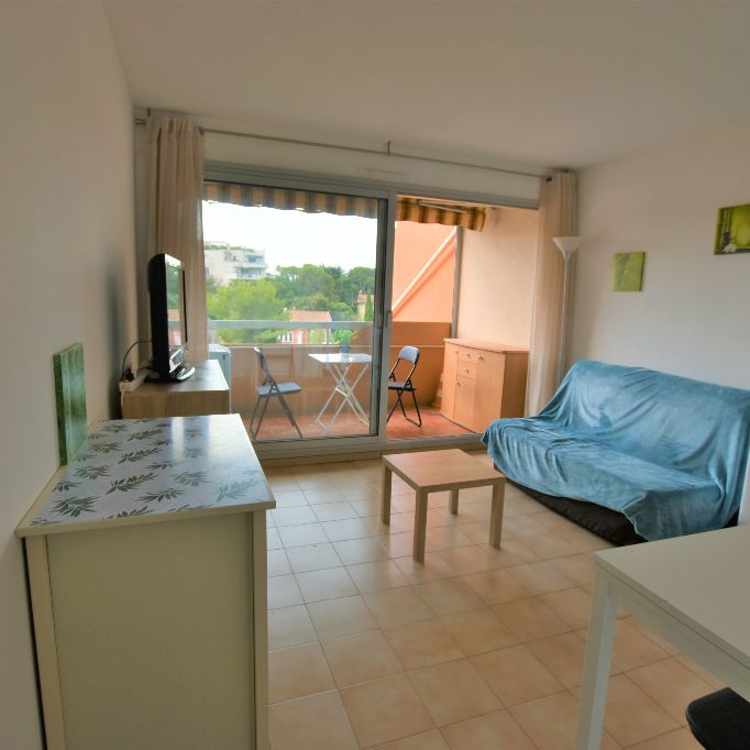 Location Appartement 1 pièce 24m² - Photo 1