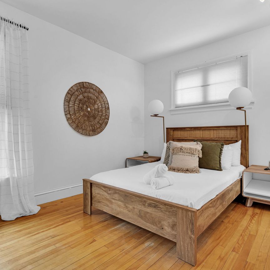 484 Gladstone - Photo 1