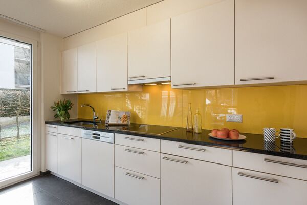 FAMILIENWOHNUNG IM GRÜNEN - Photo 1