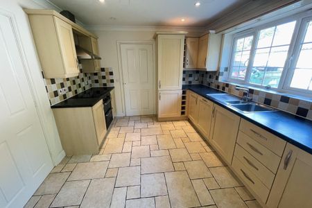 Carisbrooke Way - Photo 3