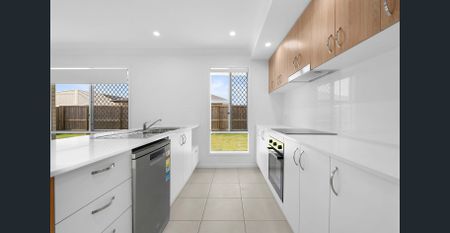 Spacious 4-Bedroom Family Home in Serene Redland Bay Location with Double Garage. - Photo 4