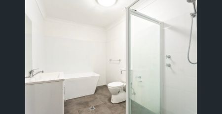 SPACIOUS TWO BEDROOM APARTMENT - Photo 5