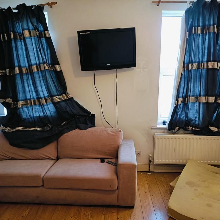 1 bedroom in a house share to rent - Photo 1