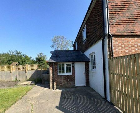 3 bedroom semi-detached house to rent - Photo 2