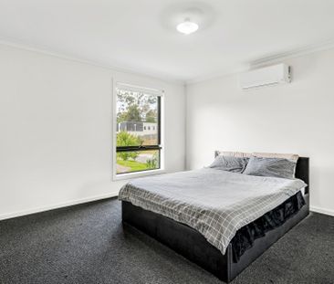 8 Bower Walk, Chirnside Park - Photo 4