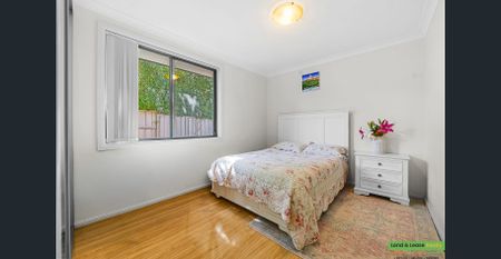Double Story Townhouse for Lease // walk to Ingleburn Station // Walk to shops - Photo 4