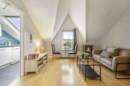 2 MOOR VIEW Leeds - LS6 1AQ - Photo 2