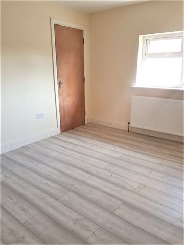 Central Avenue, Greater London, UB3 - Photo 3