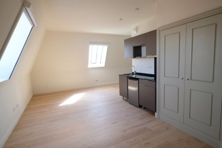 Location Appartement 1 pièce 35m² ST ETIENNE 42000 - Photo 2