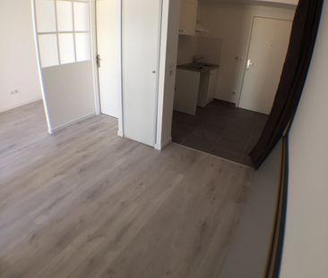 Location Appartement 1 pièce 28m² ST REMY LES CHEVREUSE 78470 - Photo 4