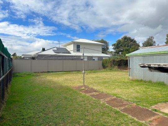 Room 2/8 Ranfurly Street, Newtown - Photo 1