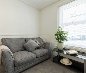 Room 1 - Photo 3