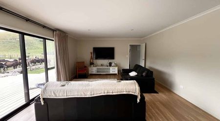 Peaceful Country Living, New Build Home - Photo 3