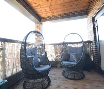 2 bedroom apartment to rent - Photo 4