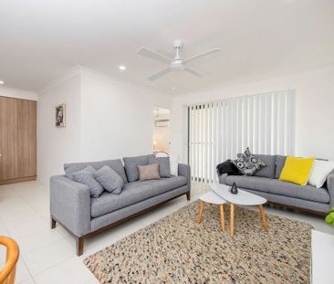 STYLISH LOW MAINTENANCE DUPLEX - Photo 1