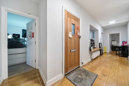 4 bedroom flat to rent - Photo 4