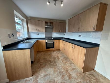 2 bedroom semi-detached house to rent - Photo 4