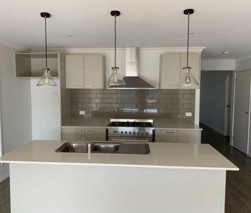 Low Maintenance Family Home! - Photo 4