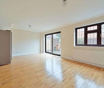 Tudor Manor Gardens, Wd, Watford, WD25 - Photo 3