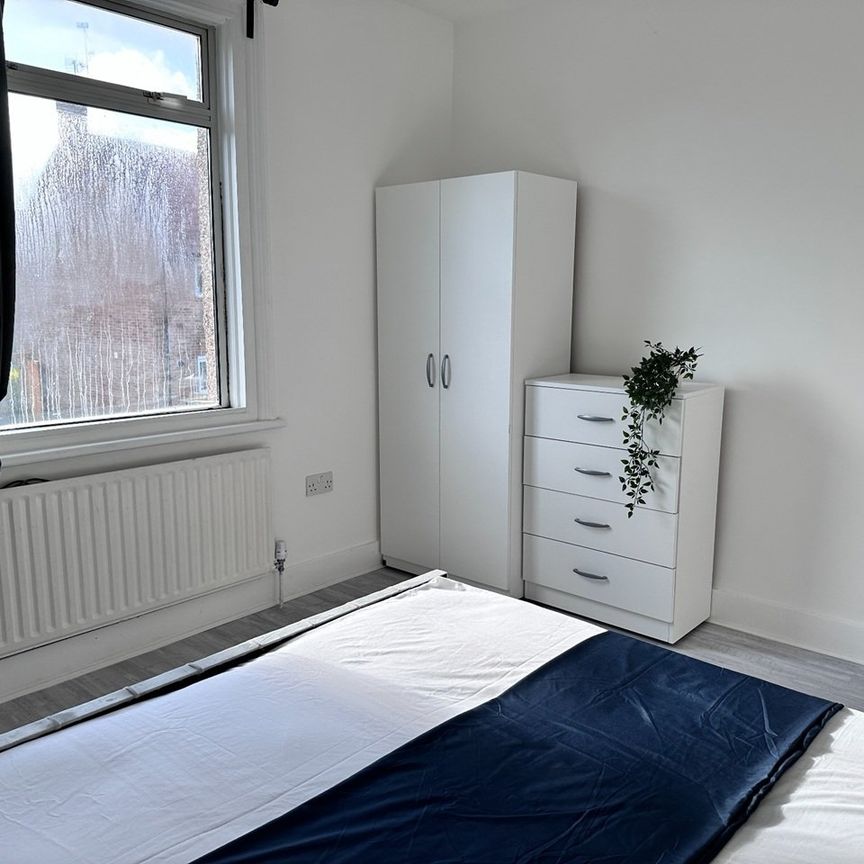Room in a Shared House, Briar Road, NW2 - Photo 1
