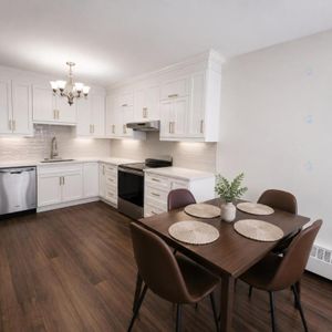 Bel appartement rénové 3 cac, 2 sdb, Ville St-Laurent Montréal - logement à louer - Photo 2